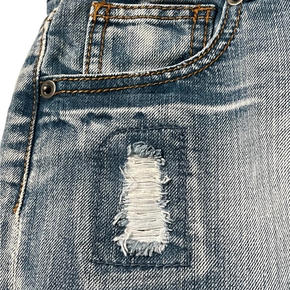 Lights Blue Denim Distressed Skirt Women’s - Picture 4 of 8